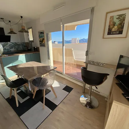 アパート A Louer : Cosy Pour 2 A Argeles-sur-mer, A 50m De La Plage, Avec Parking - Fr-1-837-92 *